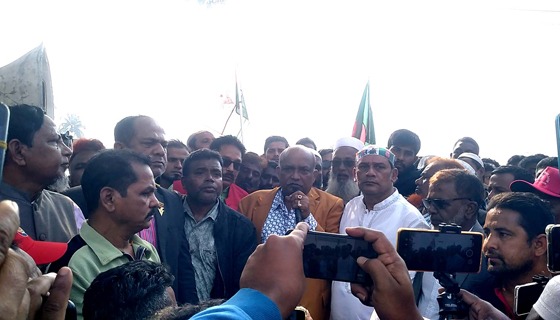 বাজিতপুরে বিএনপির স্মৃতিসৌধে পুষ্পমাল্য অর্পণ ও মিছিল