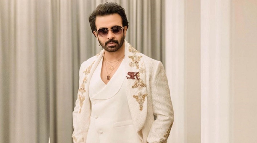 নতুন লুকে ধরা দিলেন শাকিব খান