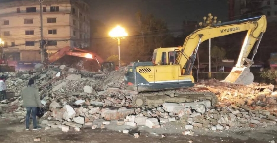 রাজশাহীতে গুঁড়িয়ে দিলো নগর আ.লীগের অফিস