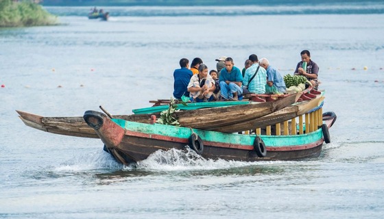 কমেনি হ্রদের পানি না, বিপাকে হাজারো কৃষক