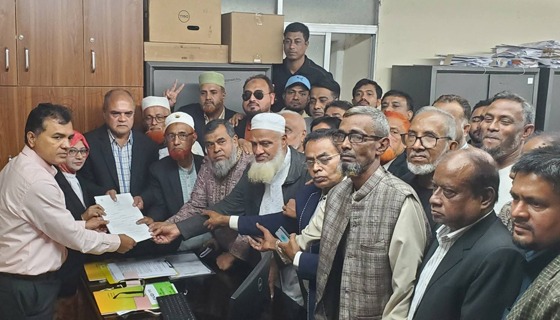 সীতাকুণ্ডে উৎসবমুখর পরিবেশে অধ্যাপক আসলাম চৌধুরীর মনোনয়নপত্র সংগ্রহ