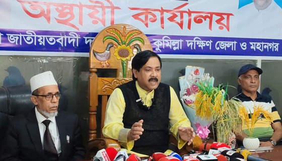 কয়রায় বাল্যবিবাহ ও নারী নির্যাতন প্রতিরোধে সচেতনতা বিষয়ে পথ নাটক