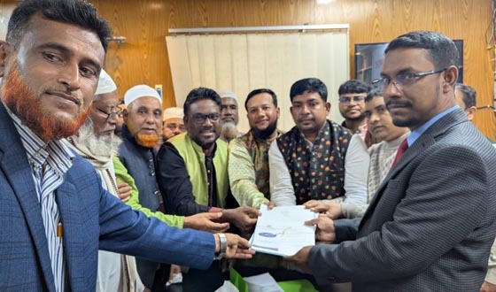 পটুয়াখালী-৩: নুরুল হক নুরের পক্ষে গণঅধিকার পরিষদের মনোনয়নপত্র সংগ্রহ