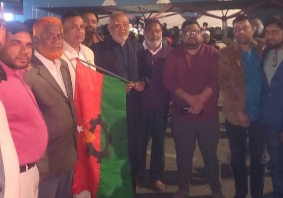 দৌলতপুরের বিএনপির হাজার নেতাকর্মী তারেক রহমানকে স্বাগত জানাতে ঢাকায়