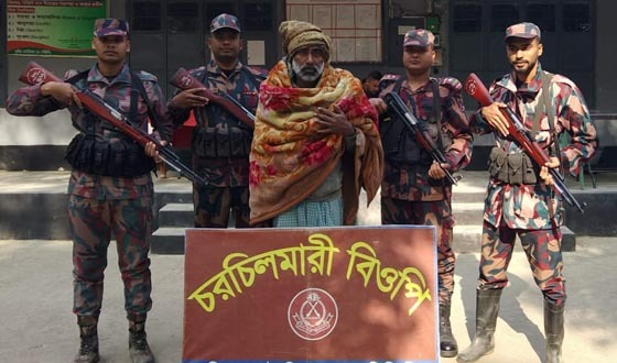 দৌলতপুর সীমান্তে ১ ভারতীয় নাগরিক আটক