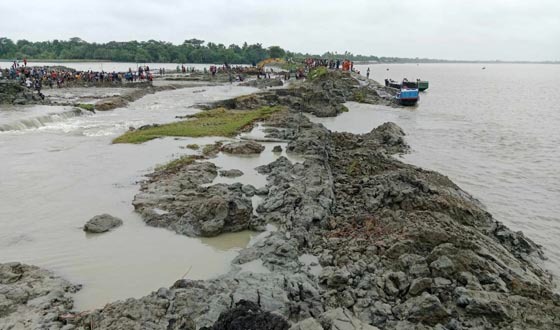 উপকূলীয় টেকসই বেড়িবাঁধ প্রতিশ্রুতির মধ্যে সীমাবদ্ধ
