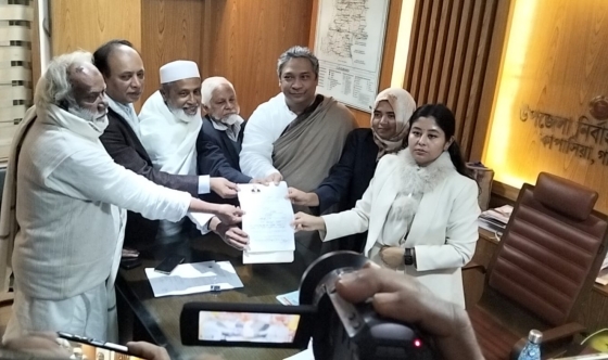 কাপাসিয়ায় বিএনপি মনোনীত প্রার্থী শাহ রিয়াজুল মনোনয়নপত্র জমা দিয়েছেন