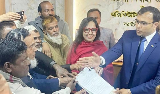 নৌকার বিপক্ষে বাবা, ধানের শীষের বিপক্ষে স্বতন্ত্রে আমি: রূমিন ফারহানা