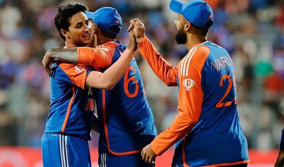 ইংল্যান্ডের সাথে বড়ো ব্যবধানে জয় পেলো ভারত