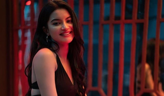 ধানক্ষেত থেকে তুষির রহস্যময় স্ট্যাটাস