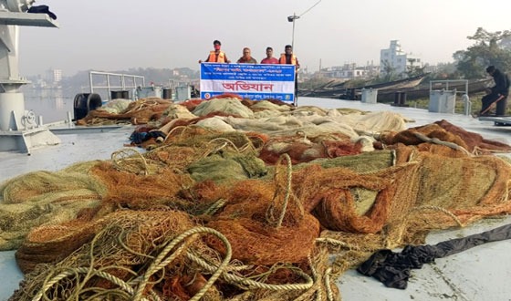 মেঘনায় মৎস্য সম্পদ ধ্বংসকারি ২৫ বেহুন্দি জাল জব্দ