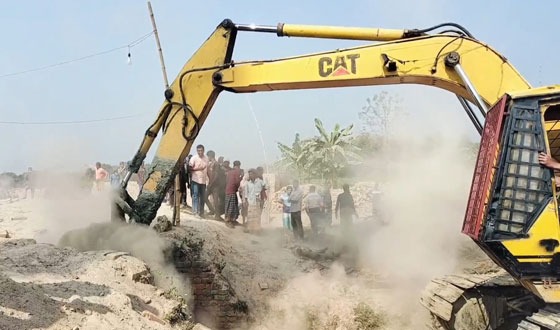 মেহেরপুরে ভ্রাম্যমান আদালতে তিন ইটভাটা বন্ধ