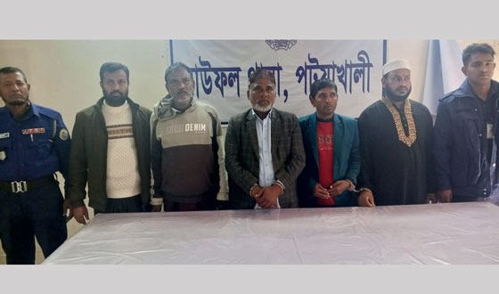 বাউফলে অপারেশন ডেবিল হান্ট অভিযানে গ্রেফতার ৫