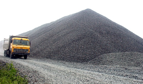 মধ্যপাড়া পাথরখনিতে যান্ত্রিক ত্রুটির কারণে উৎপাদন সাময়িকভাবে বন্ধ