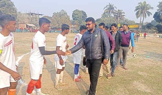 বিরলে জুলাই শহীদ স্মৃতি ফুটবল টুর্নামেন্টর তৃতীয় ম্যাচের সফল সমাপনী