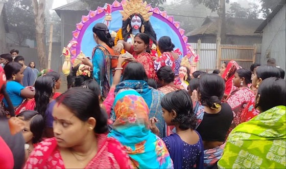 মাঘী পূর্ণিমায় কালিহাতীর 'পোয়াতি বিলে' হাজারো পূণ্যার্থীর স্নান