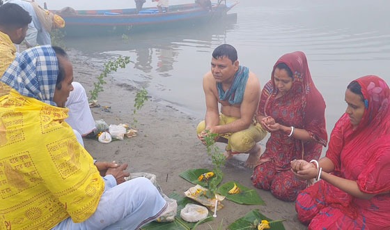 পূণ্যার্থীদের ঢল যে মেলায় ডুব দিয়ে হয় ‘পাপমোচন’