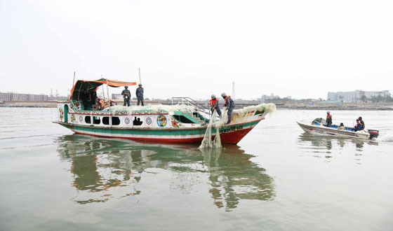 বাংলাদেশ নৌবাহিনীর আওতায় বিশেষ কম্বিং অপারেশন পরিচালনায়