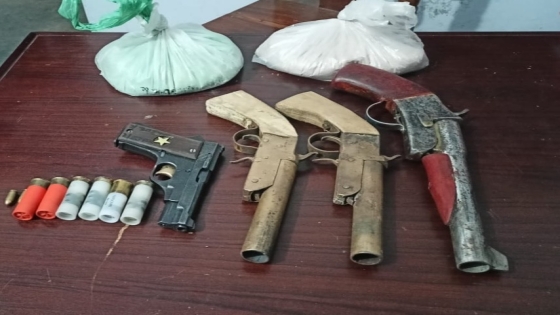 রাজশাহীতে যৌথ বাহিনীর অভিযানে আগ্নেয়াস্ত্র-বিস্ফোরক উদ্ধার