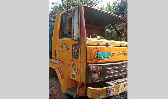 গজারিয়ায় সড়ক দুর্ঘটনায় মিনি ট্রাক চালক নিহত