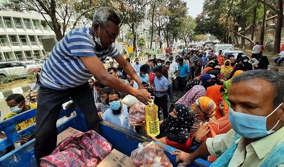 টিসিবির পণ্য বরাদ্দের চেয়ে ভোক্তা বেশি হওয়ায় বাড়ছে বিশৃঙ্খলা