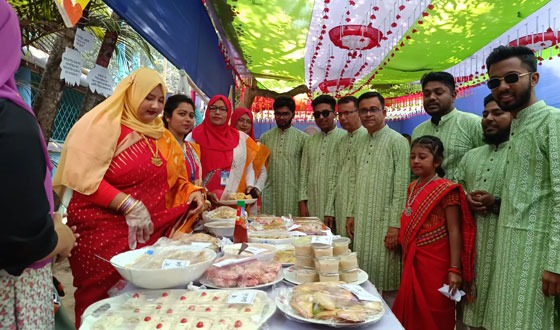 ঝিনাইদহে বসন্ত বরণ উপলক্ষে জমজমাট পিঠা উৎসব