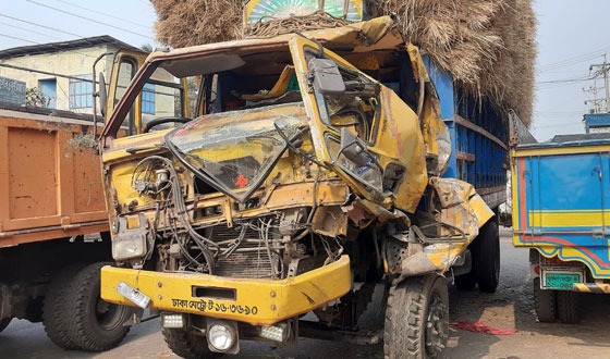 অভয়নগরে ট্রাকের ধাক্কায় হেলপার নিহত