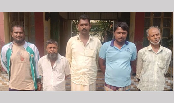 আশাশুনিতে ৫ আসামী গ্রেফতার