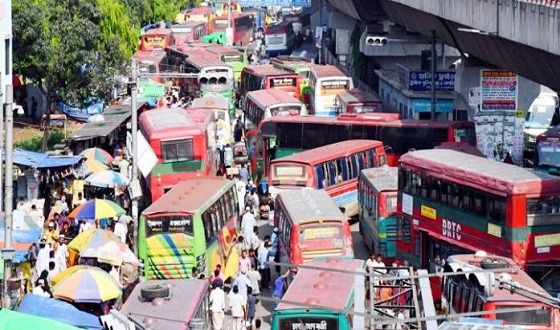 ঢাকার সড়কে অবৈধ বাসের ছড়াছড়ি