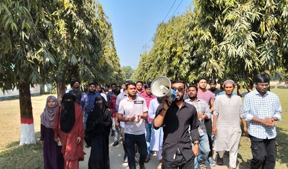 রাজনীতিমুক্ত ক্যাম্পাসের দাবিতে স্মারকলিপি