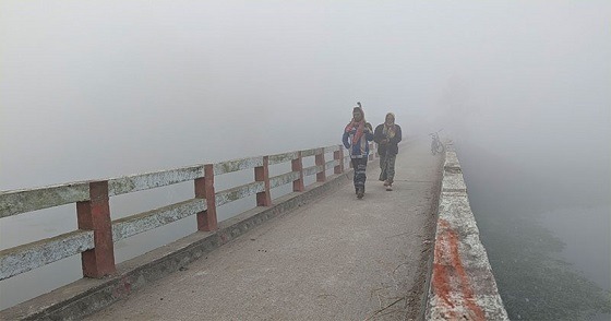 চিলমারীতে ঘন কুয়াশায় জনজীবন বিপর্যস্ত
