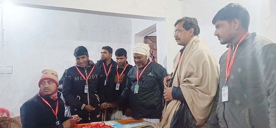 পোরশায় ইমারত শ্রমিক সদস্যদের পরিচায়পত্র বিতরণ