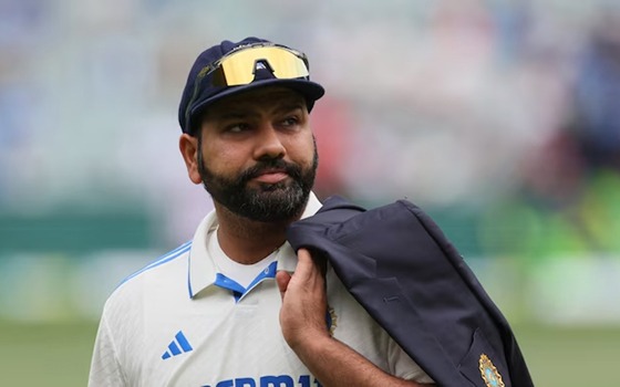 এখনই টেস্ট ক্রিকেটকে বিদায় বলছেন না রোহিত