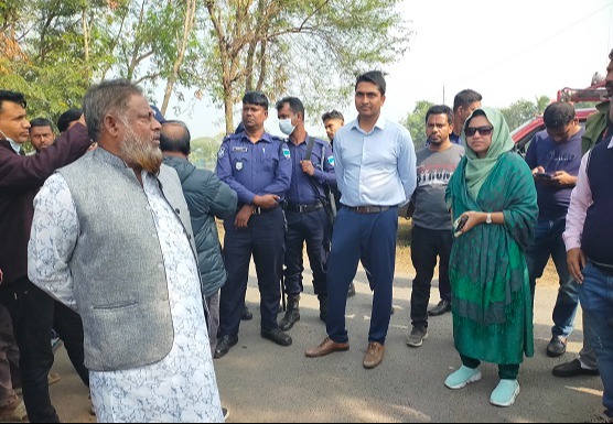 ডুমুরিয়ায় ইট ভাটায় অভিযানে লাখ টাকা জরিমানা