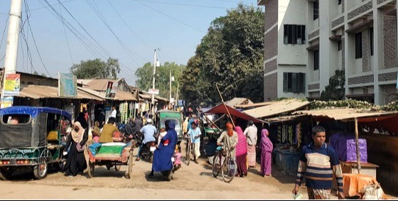 ঘোড়াঘাটে স্বাস্থ্য কমপ্লেক্সের ড্রেন ও রাস্তা অবৈধ দখলে