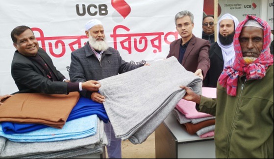 ধামইরহাটে দুস্থ অসহায় শীতার্তদের কম্বল বিতরণ