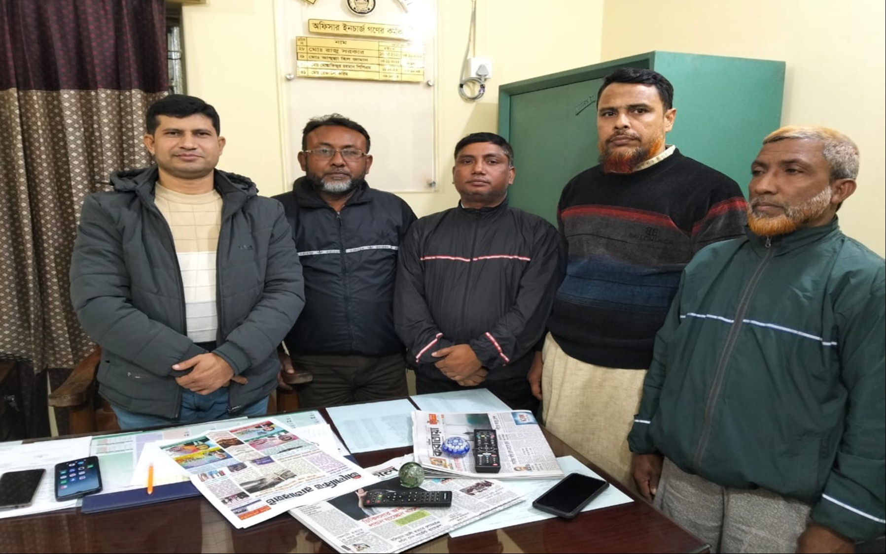 রাজারহাটে নবাগত ওসির সঙ্গে সাংবাদিকদের সৌজন্য সাক্ষাৎ