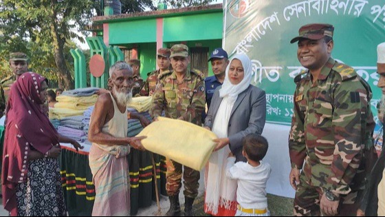 সুনামগঞ্জের দোয়ারাবাজারে সেনাবাহিনীর শীতবস্ত্র বিতরণ