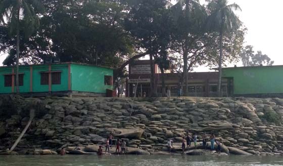 কিশোরগঞ্জের হাওরে নদী ভাঙন রোধ হচ্ছে না