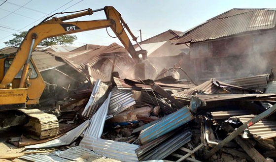 টরকী বন্দরে তোহা বাজারের অবৈধ স্থাপনা উচ্ছেদ