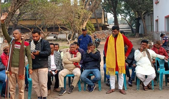 নর্থ বেঙ্গল সুগার মিলে ৬ দফা দাবিতে ফটক সভা