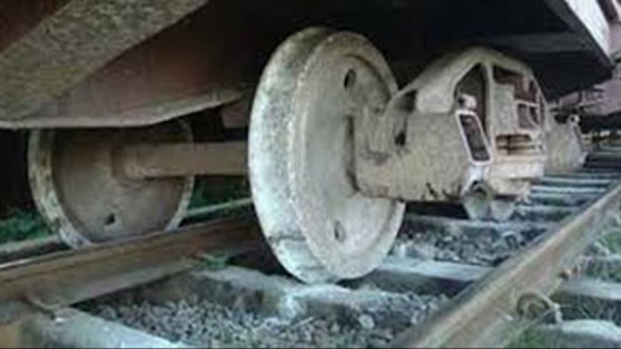 রাজশাহীতে ট্রেন লাইনচ্যুত, সাড়ে ৪ ঘন্টা পর চলাচল