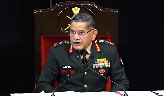 বাংলাদেশে নির্বাচিত সরকার এলে সম্পর্ক হবে স্বাভাবিক: ভারতের সেনাপ্রধান