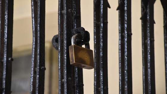 রুয়েটের প্রশাসনিক ভবনে তালা, শাটডাউনের ঘোষণা