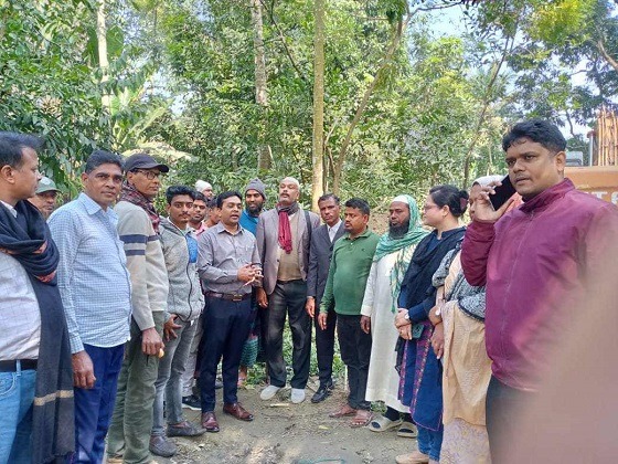 দিঘলিয়ায় সরকারি খাল খনন কাজের শুভ উদ্বোধন