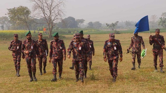দৌলতপুরের উদ্ধারকৃত ভূখণ্ড পরিদর্শনে বিজিবি কর্মকর্তা