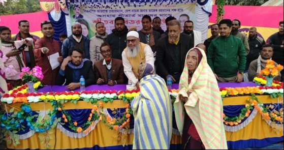 মান্দায় বিএনপির উদ্যোগে কম্বল বিতরণ