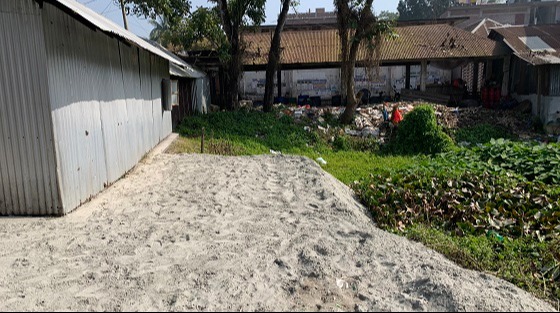 সরকারী পুকুর দখল করে বালুদিয়ে ভরারট করার অভিযোগ