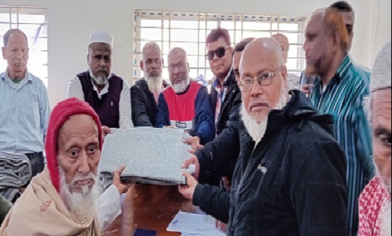 কাপাসিয়ায় শীতার্তদের মাঝে কম্বল ও শীতবস্ত্র বিতরণ