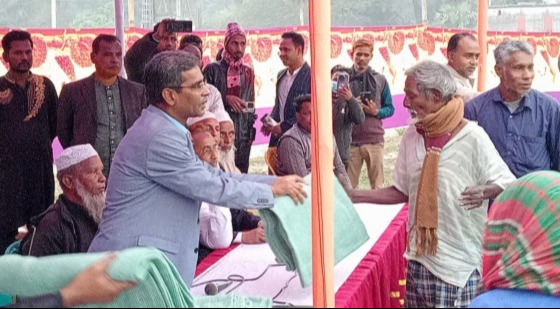 গফরগাঁওয়ে বিএনপির সভা ও শীতবস্ত্র বিতরণ